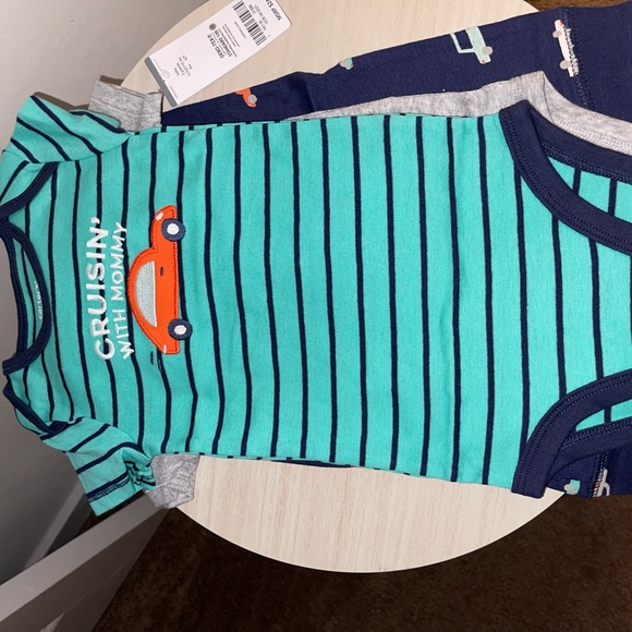 CARTERS 
Baby Three Piece Boys 9M Set NWT
 Two Onsies and Pants - Picture 1 of 4